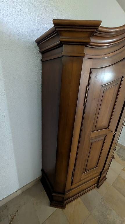 Armadi: Schrank Antik – Usato da Zollikofen venduto da Serious 2