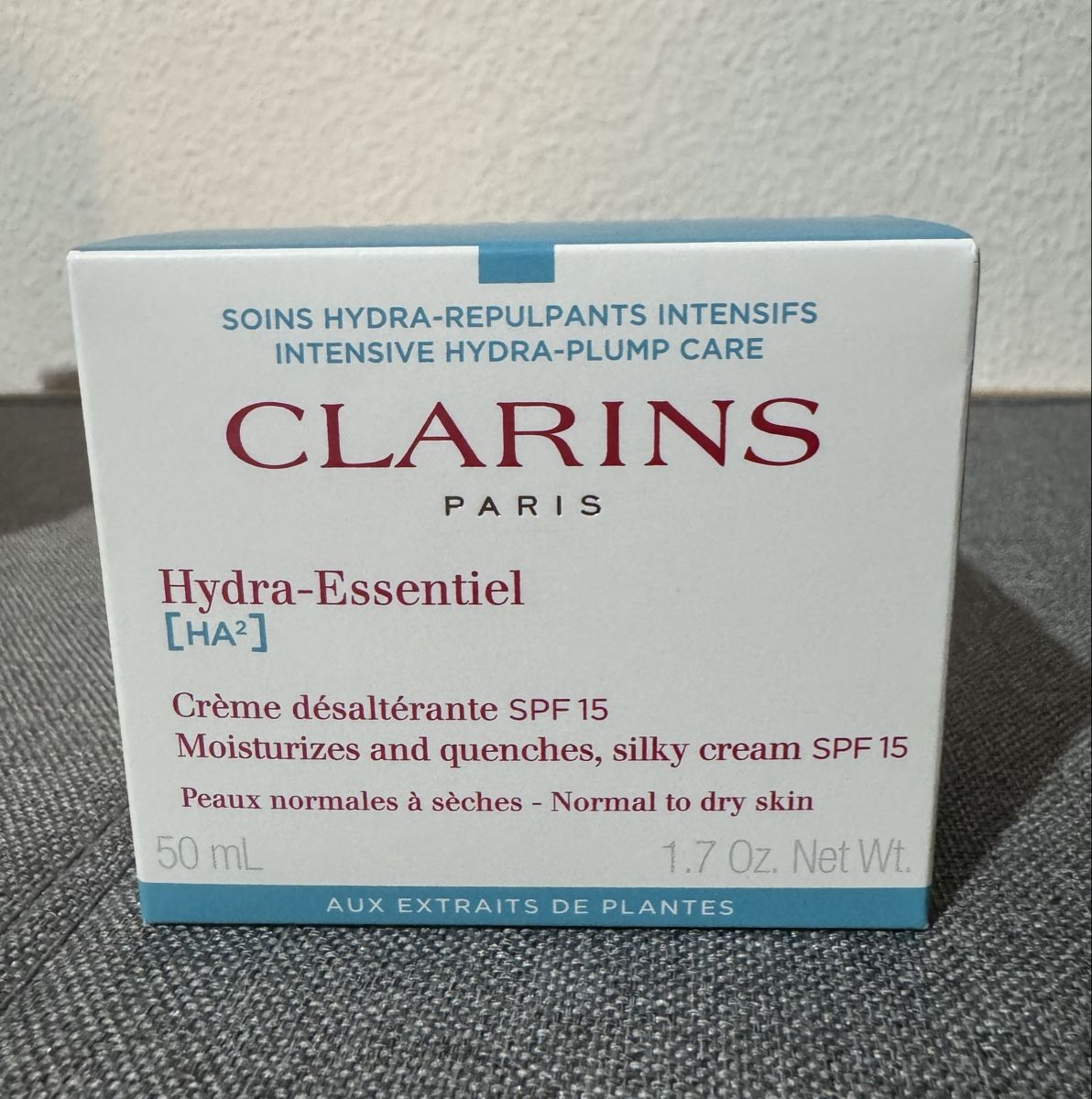 Clarins Cura del viso: Clarins Hydra-Essentiel spf15 – Nuovo e nell'imballaggio originale da Genève venduto da ribes_rubrum
