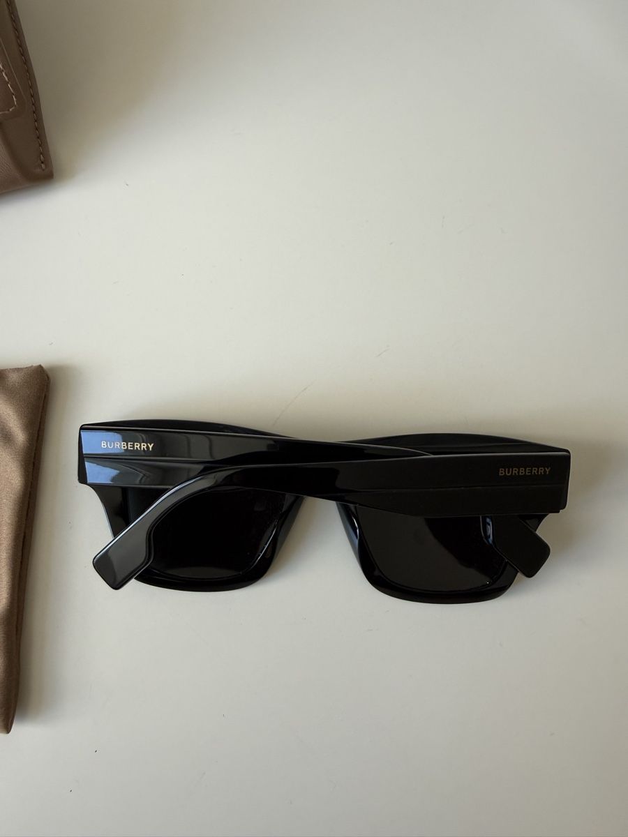 Burberry Occhiali & Lenti: Burberry black sunglasses - NEW – Nuovo e nell'imballaggio originale da Zürich venduto da sunnykickz 2