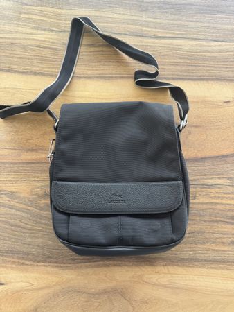Lacoste Umhängetasche schwarz