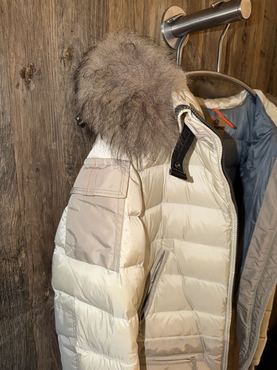 Parajumpers Jacken: Hellbeige Parajumpers Daunenjacke – Gebraucht aus Zürich von annisakon 3