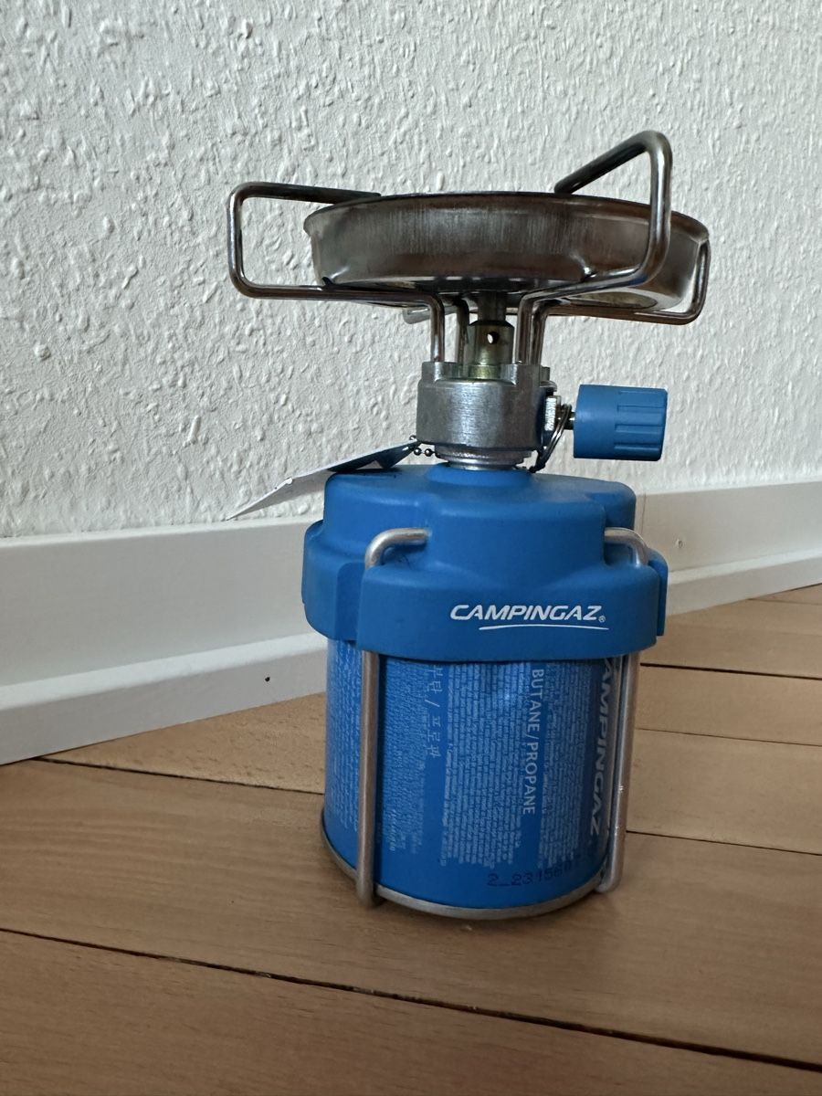 Cucine complete: Campingaz Kocher blau mit Kartusche gebraucht – Usato da Luzern venduto da bossertalisha