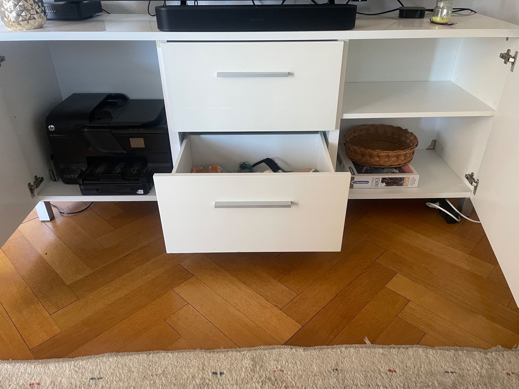 TV Möbel: Weisses Sideboard mit 2 Türen & 2 Schubladen – Gebraucht aus Zürich von Bealex96 3