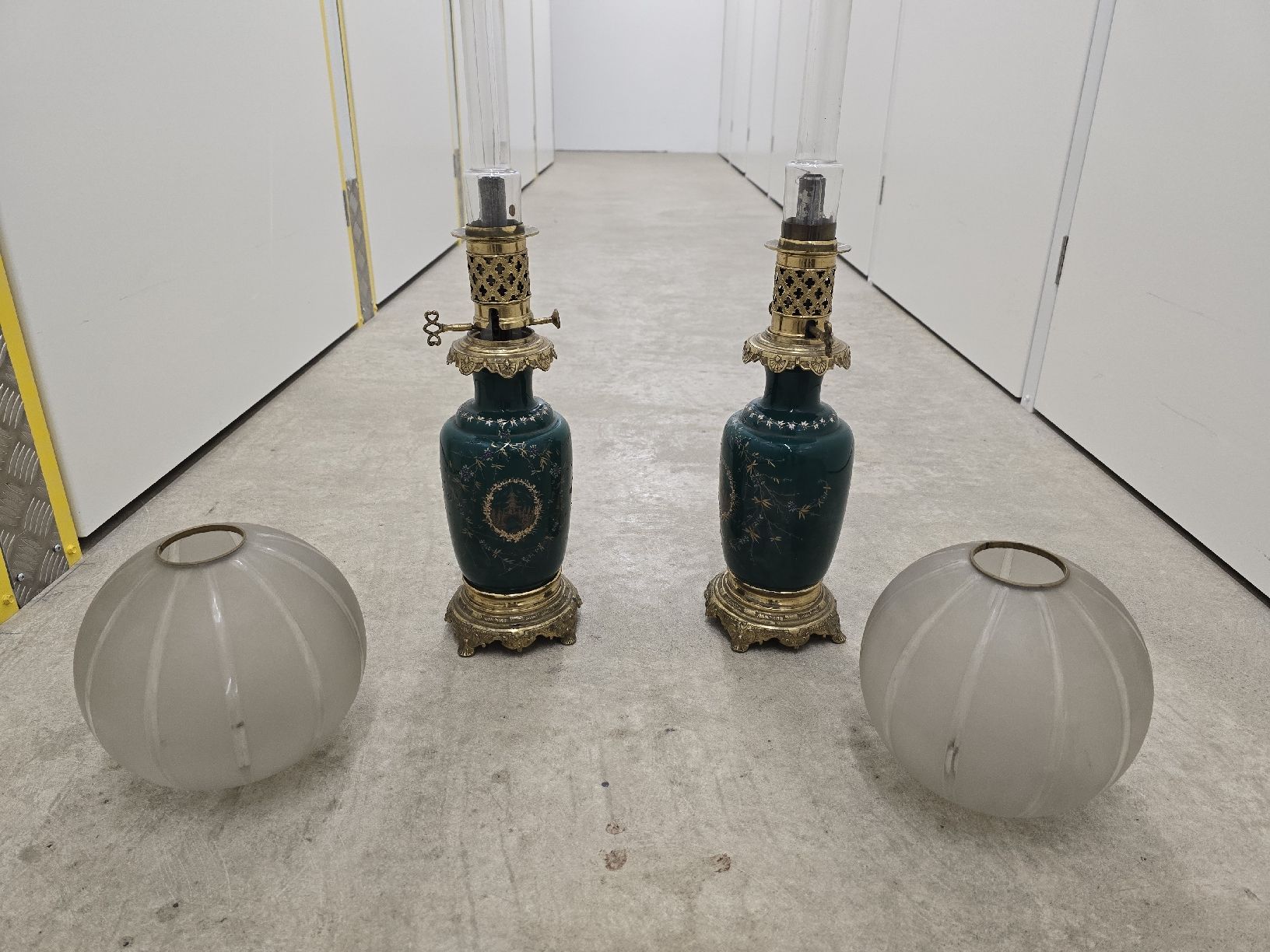 Lampade: Ancienne paire de lampes à pétrole – Usato da Clarens venduto da lucdubois 3