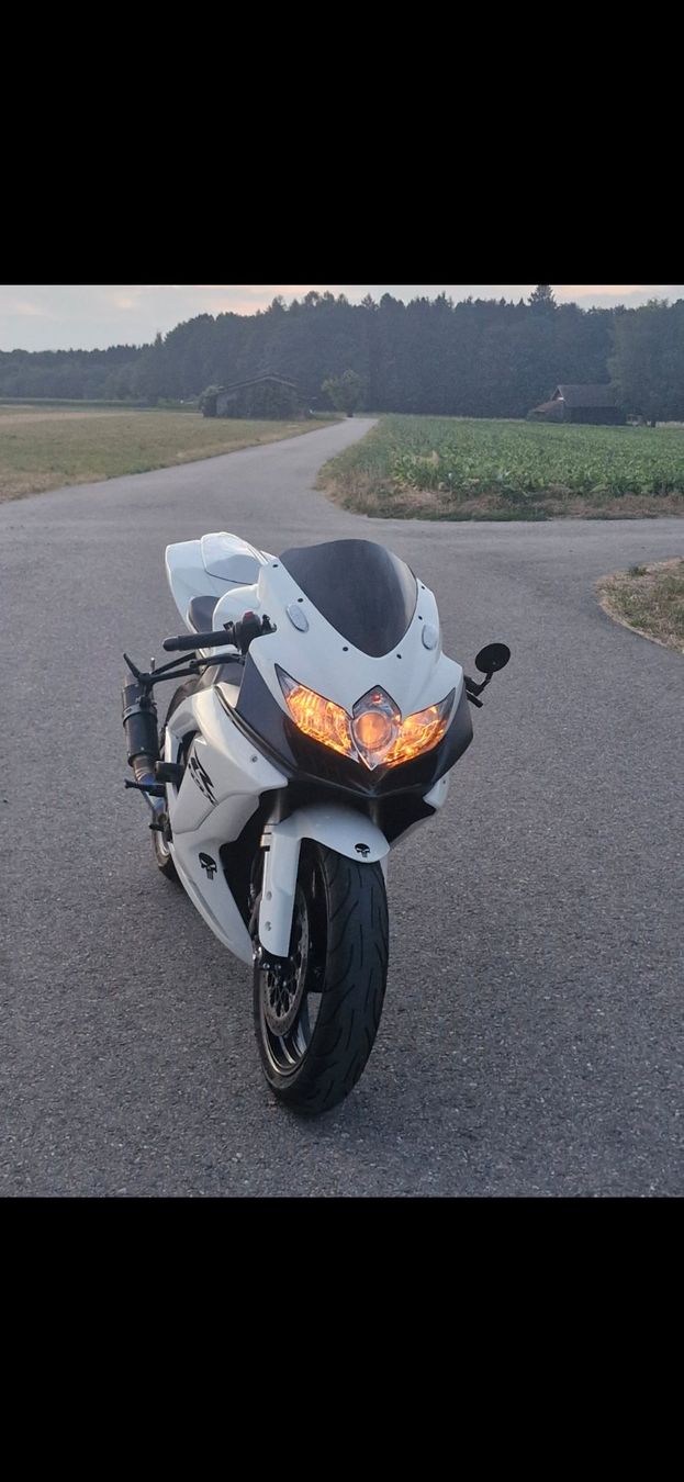 Suzuki Strasse: Suzuki GSX-R 600 K9 – Gebraucht aus Reinach BL von sch_r8cb 1