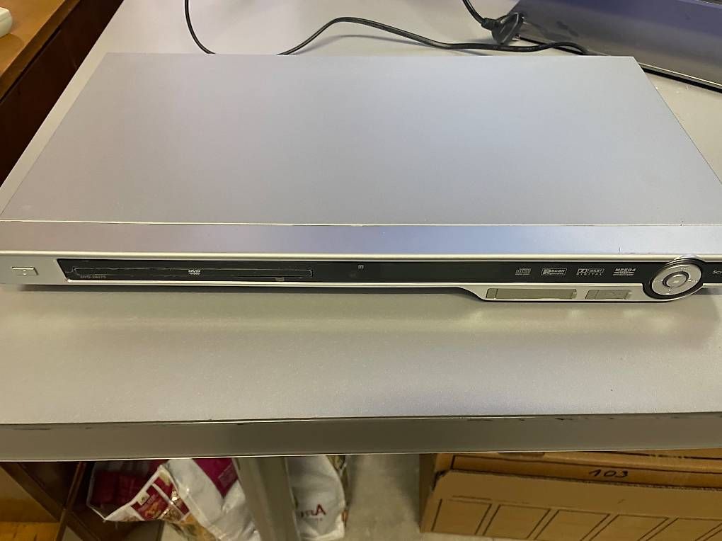 Multimediaplayer & Streamer: Schaub Lorenz DVD-2401S DVD-/CD-Player – Gebraucht aus Egg b. Zürich von cyr_w8n6 1