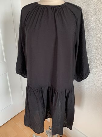H&M Damen Kleid, in Gr. S, Schwarz