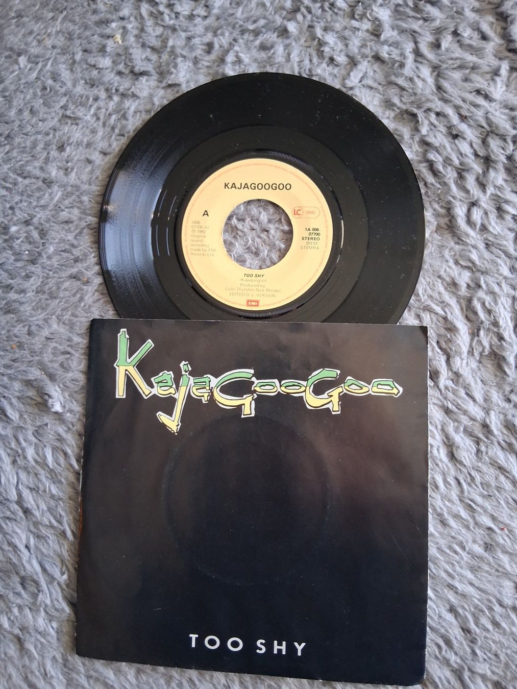 Dischi in vinile: KAJAGOOGOO     TOO SHY     7 VINYL SINGLE – Usato da Wetzikon ZH venduto da Ramones01