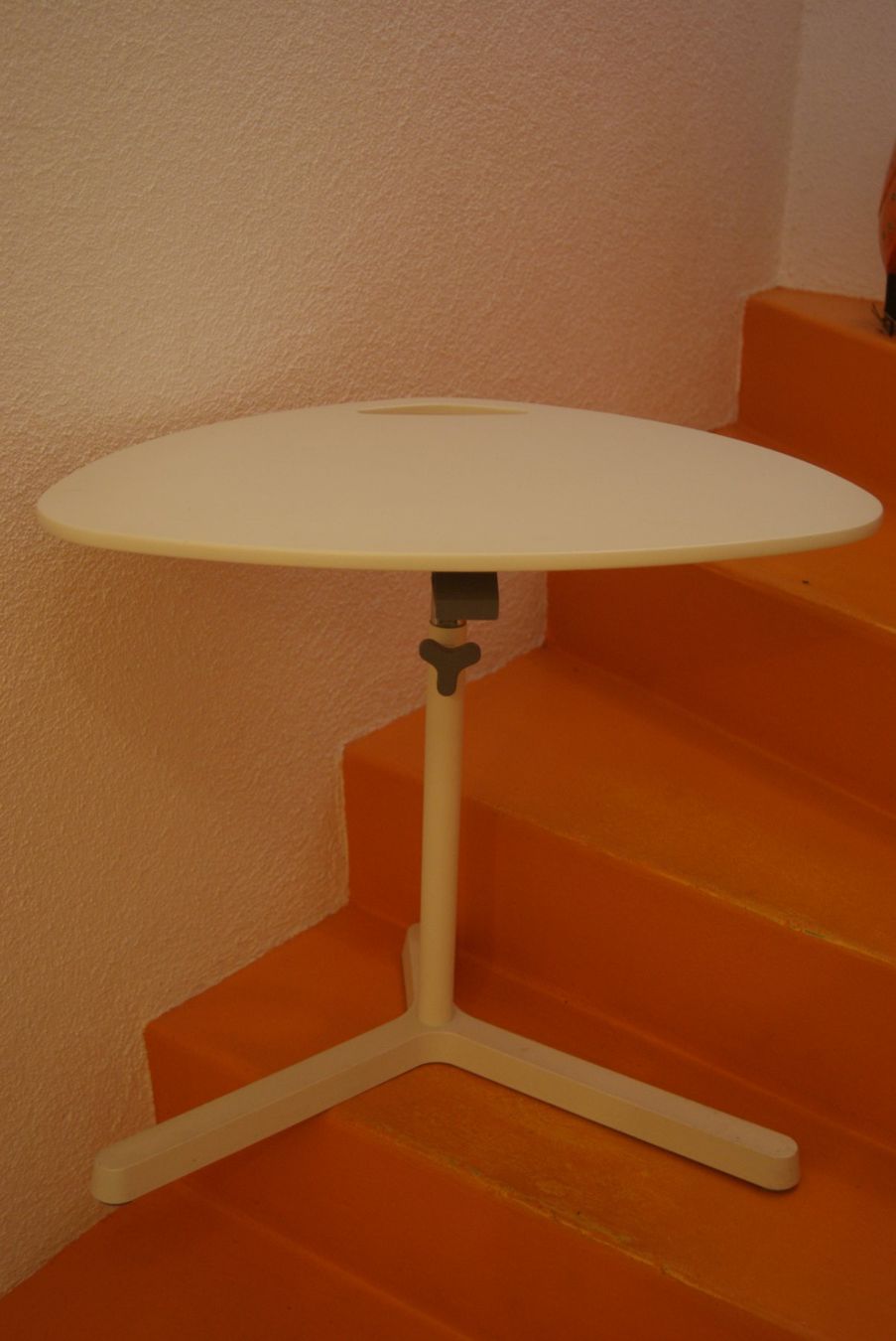 Ikea Tavoli: Laptoptischli – Usato da Romanshorn venduto da dany610 1