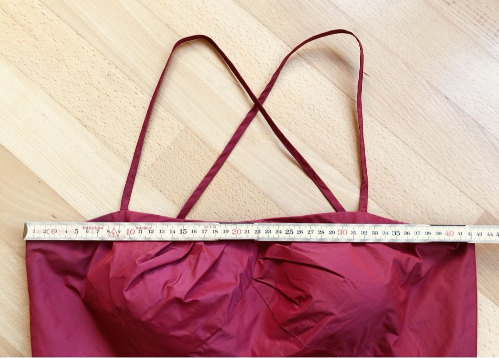 Rot schimmerndes Festtags-Cocktailkleid 3