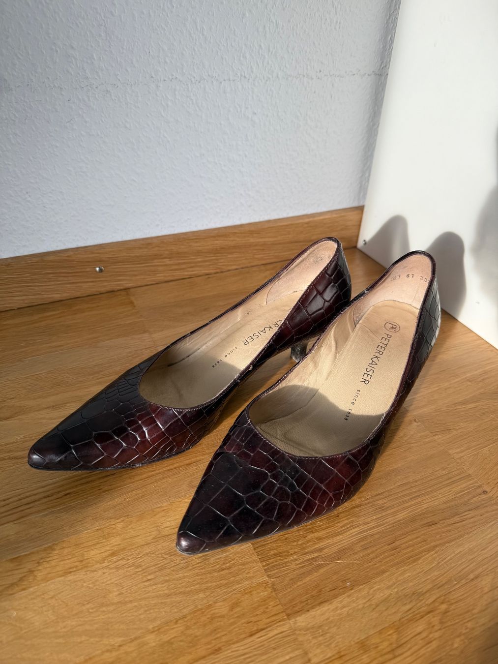 Kaiser Scarpe da donna: Peter Kaiser Echtleder Pumps/ Kitten heels, Gr. 38/ 5 – Usato da Zürich venduto da Cleo234