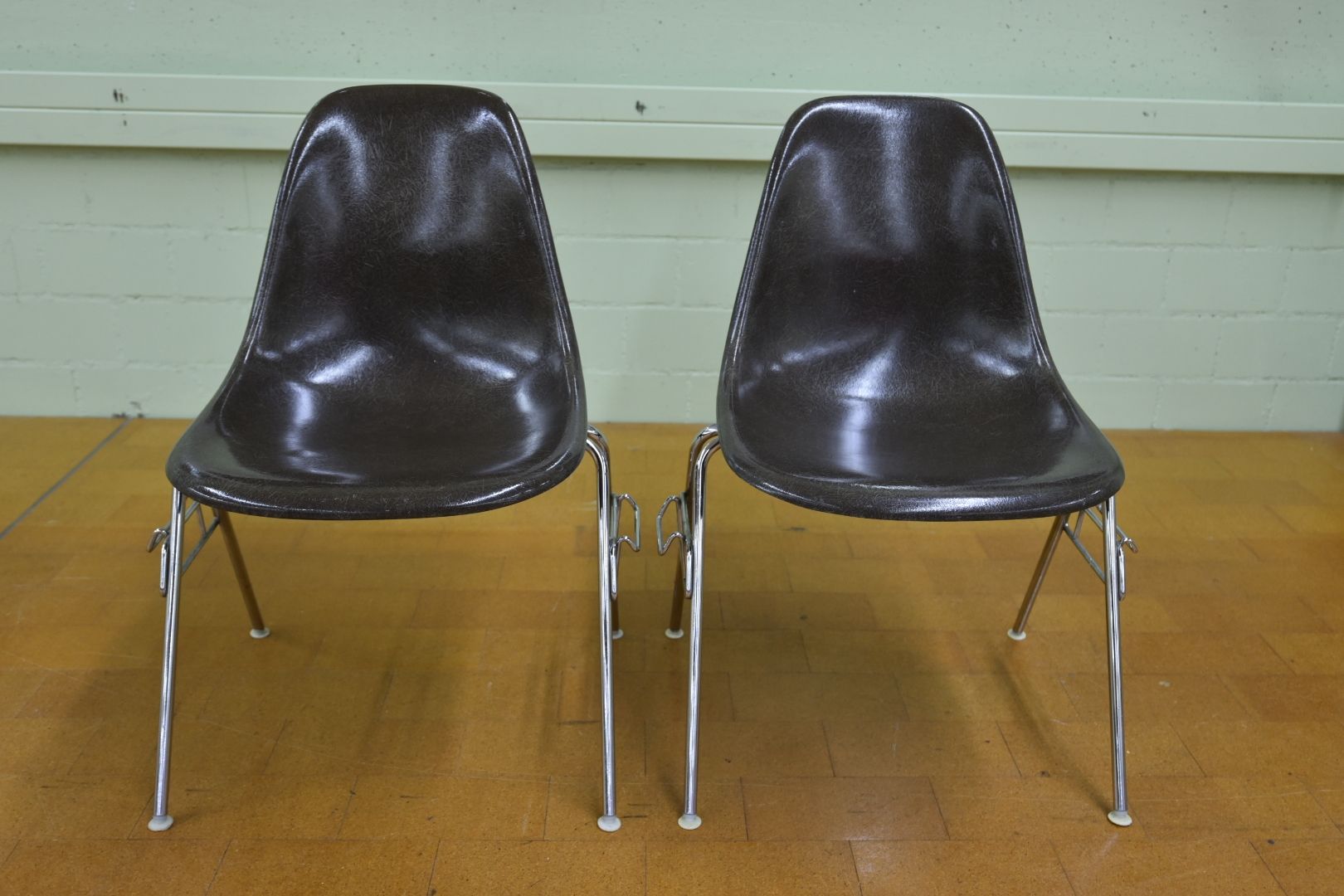 Vitra Sedie: 2 Vitra Eames Fiberglass DSS Side Chair – Usato da Lichtensteig venduto da Polsterwerk 5