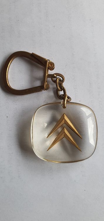Ancien porte clés BP années 60