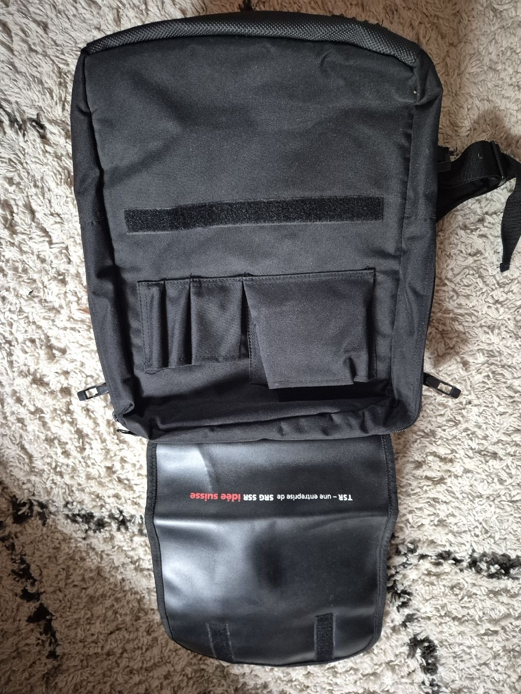 Sacs à dos: Sac à doc TSR originale, noire bon état – D'occasion à Lausanne par mly_j8yp 4