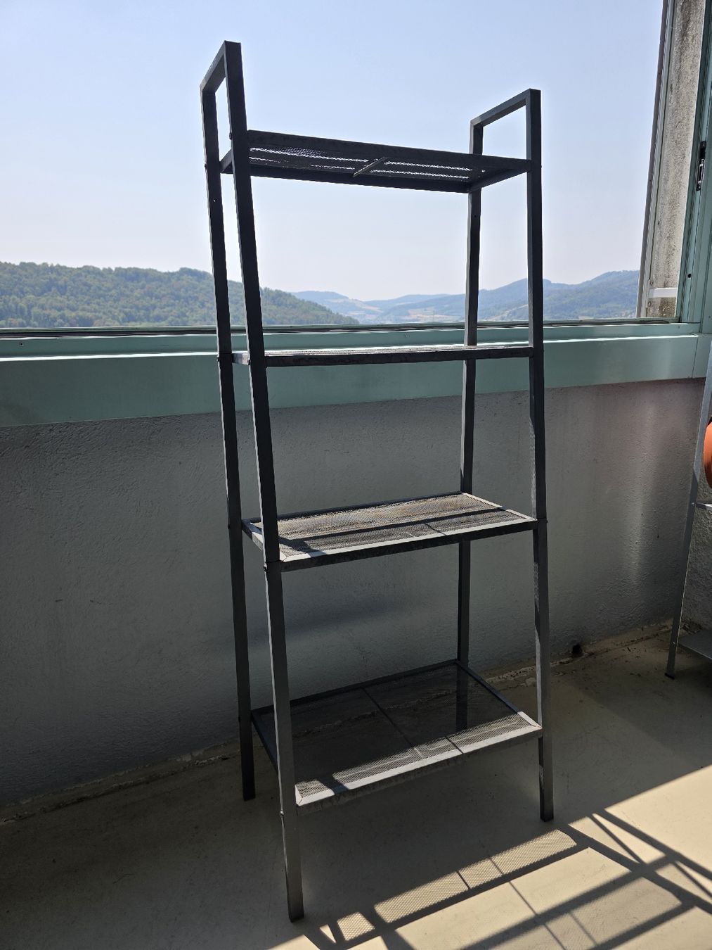 Scaffali: Metallregal mit mehreren Ebenen – Usato da Brugg AG venduto da Tom052