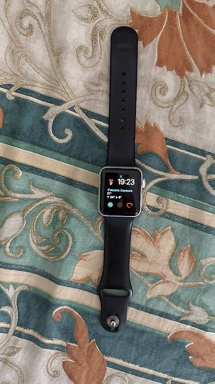 Apple Smartwatch: Apple Watch series 3.  38mm GPS – Usato da Monte Carasso venduto da Ely67