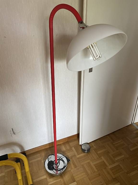 Lampen: Lampe flexible rouge – Gebraucht aus Lausanne von Mikael_Druid 1