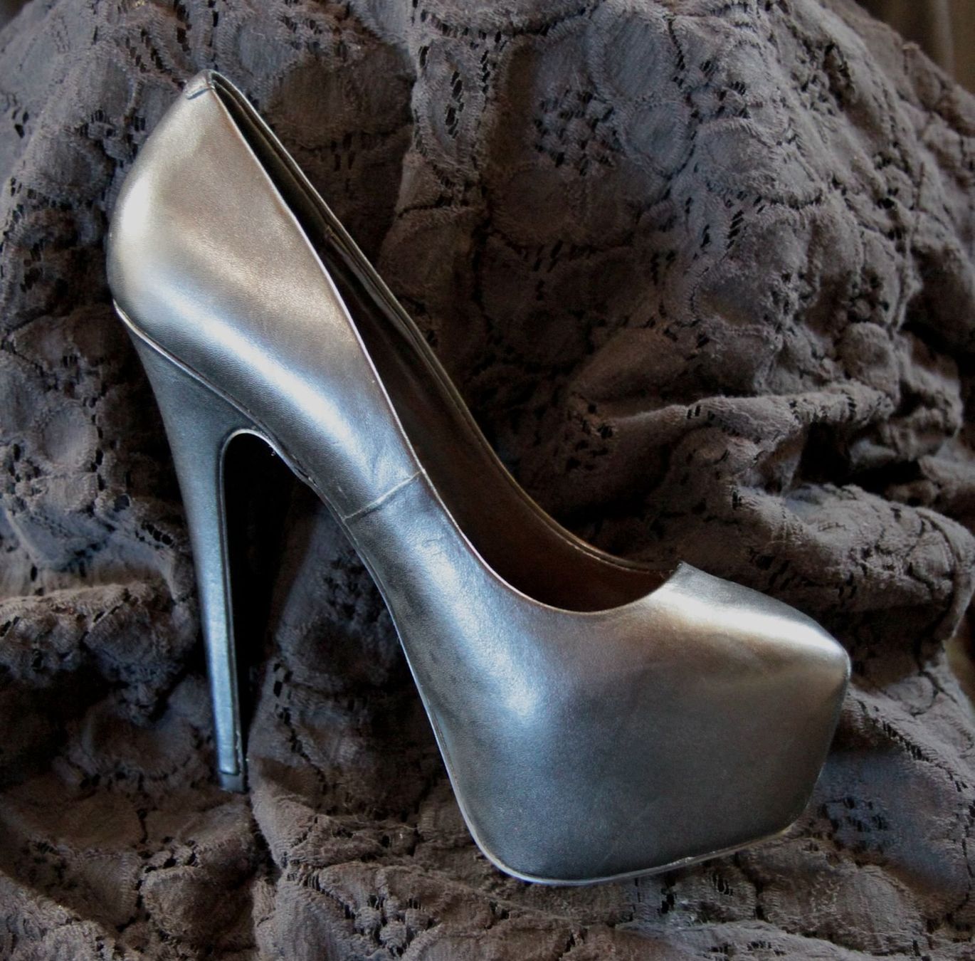 Scarpe da donna: Steve Madden Black Leather Platform Heels Size 39 – Usato da Monthey venduto da 19_karen_84 2