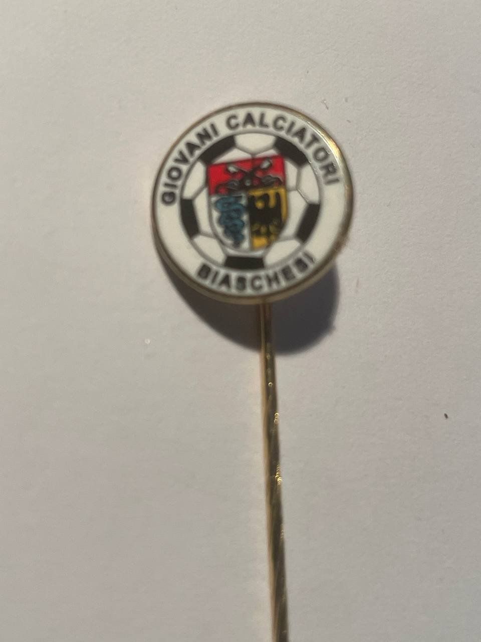 Placchette & Badge: 82. Anstecknadel - GC Biaschesi – Usato da Luzern venduto da Irek 1
