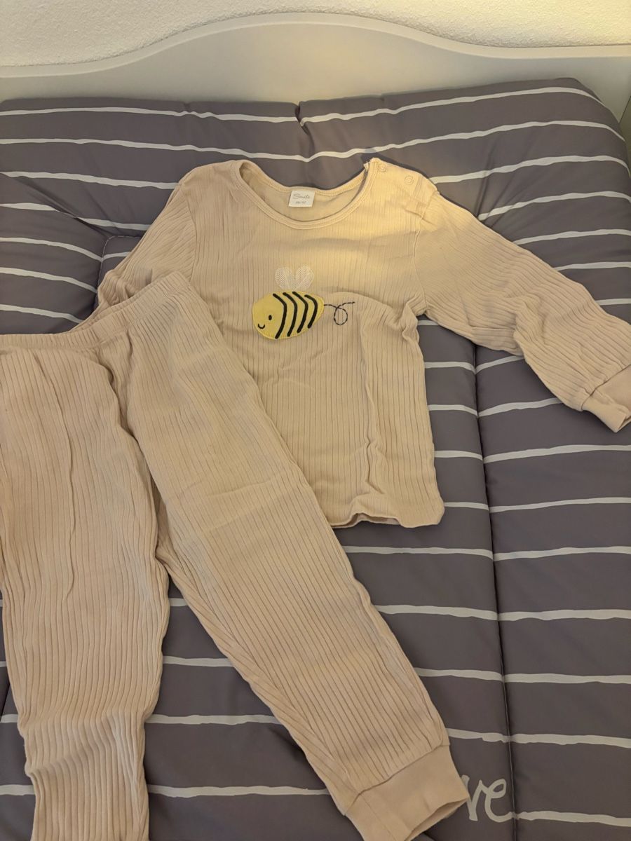 Pyjamas & Ähnliches: 2 langarm Pijamas, Grösse 86/92 – Gebraucht aus Schleinikon von jes_sl9z 1