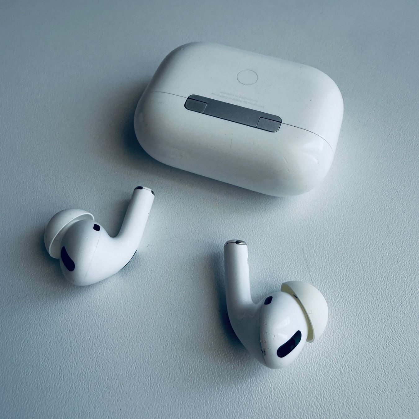Apple Cuffie: Original Apple AirPods Pro 1 Gen. Wireless Case – Usato da Basel venduto da MY.AIRPODS.SHOP 4