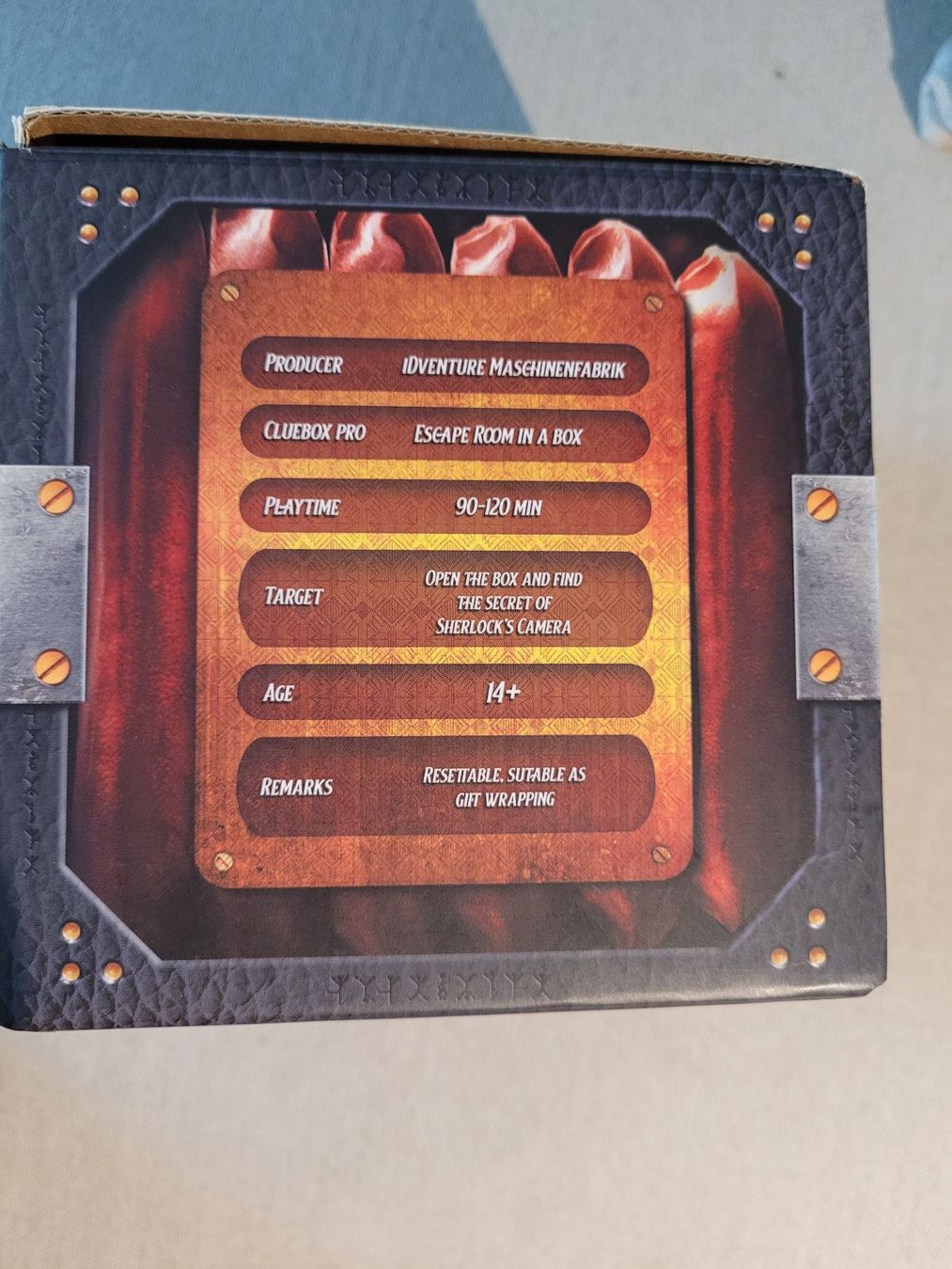 Giochi: CLUEBOX Sherlock's Camera Escape Room in a Box – Usato da Fraubrunnen venduto da steinlaus 1