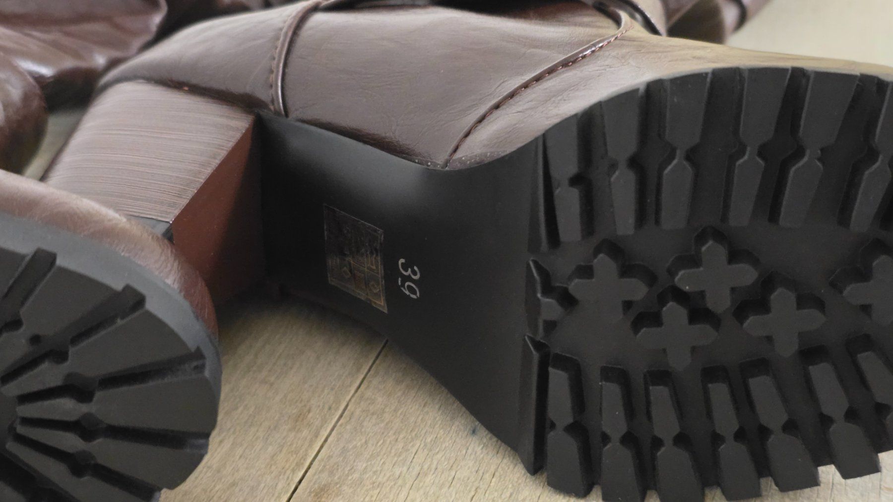 Damenschuhe: Slouch Boots mit Schnallen - 39 - Boho-Chic – Neu (gemäss Beschreibung) aus Thalwil von VitaMini 2