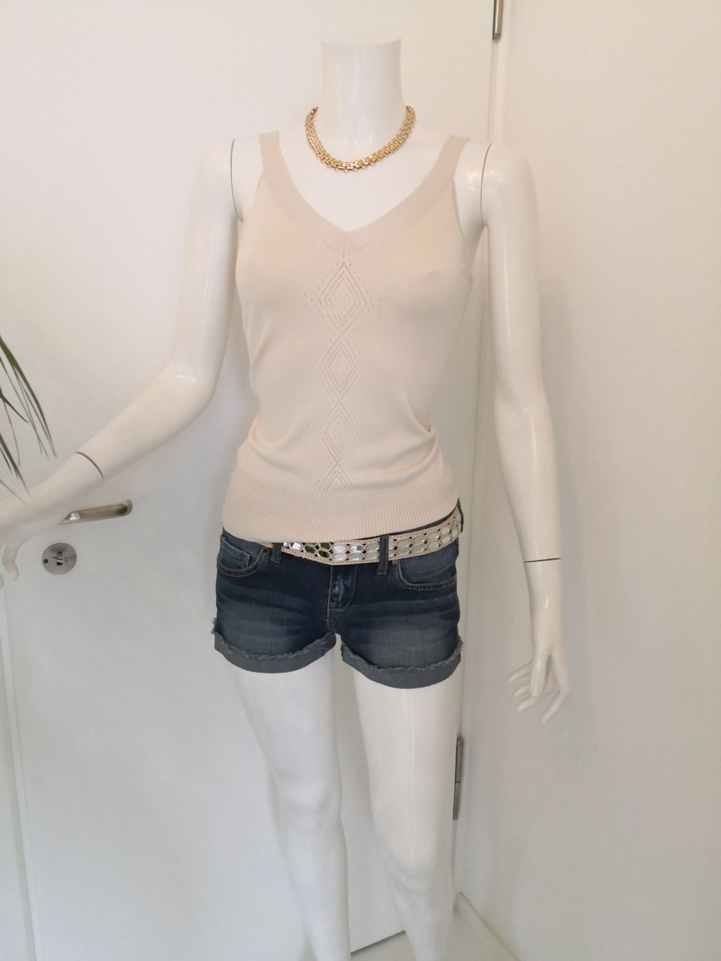 Mango Top: 🤩MANGO STRICK-TOP BEIGE MIT STRICK-MUSTER & V-SCHNITT – Nuovo (secondo la descrizione) da Olten venduto da Naja-Twins-Twins 7