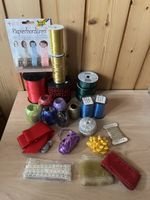 Bastelmaterial: Bänder, Kordeln, Papierbordüren, Deko!