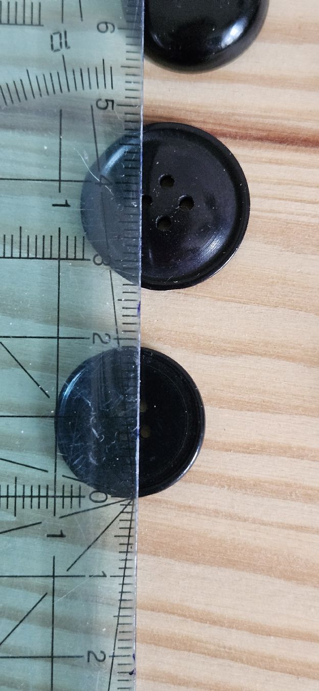 Bottoni: 14 boutons anciens noir de 2 à 3,5cm – Usato da Carouge GE venduto da Lea000 8