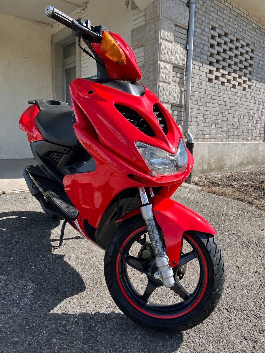 Yamaha Scooter: Yamaha Aerox – Usato da Dietwil venduto da peti_18