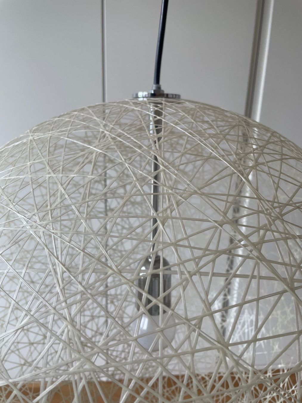 Moooi Lustres & lampes de plafonds: Moooi Random Light small weiss Pendelleuchte – D'occasion à Küssnacht am Rigi par goldsucherin 2