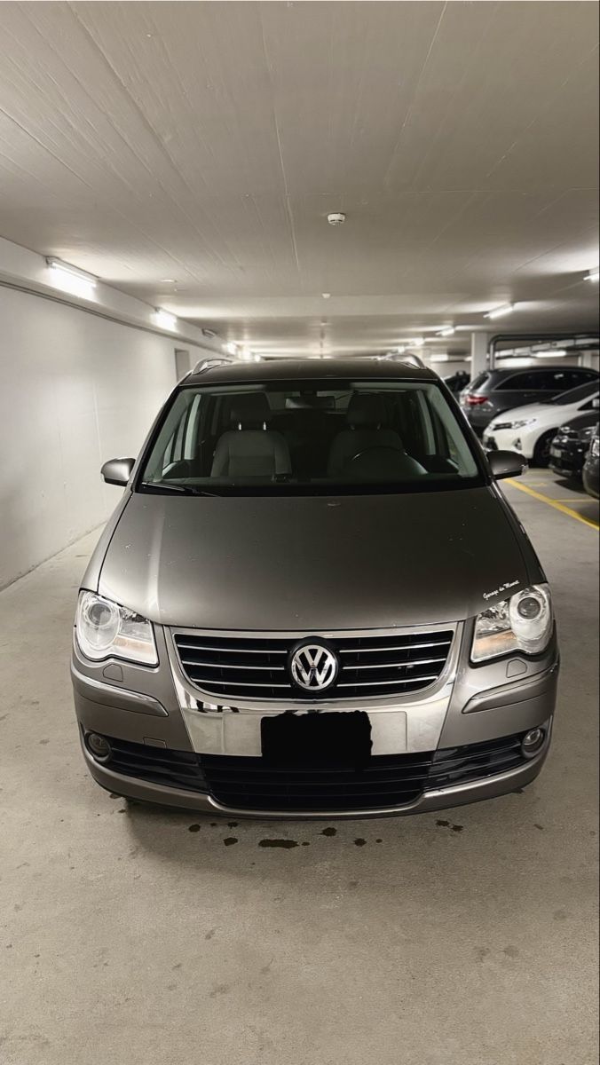 VW Autos: VW TOURAN – D'occasion à Wittenbach par lindi. 1