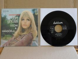Dori Ghezzi – Occhi A Mandorla
