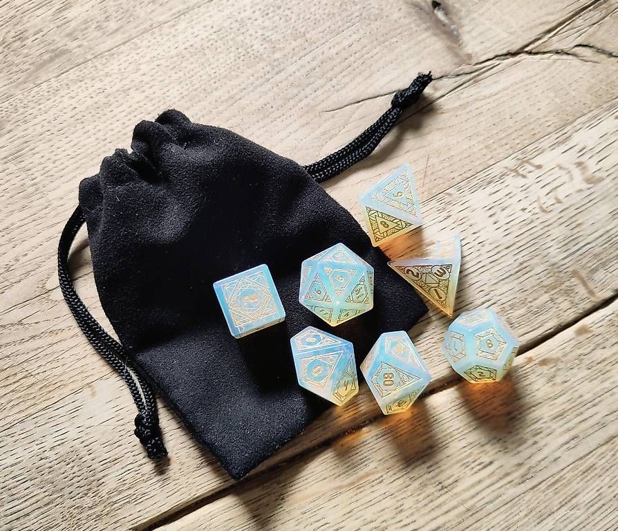 Spiele: Set de dés JDR en opalite neufs – Neu und originalverpackt aus Yvonand von rox_8y69