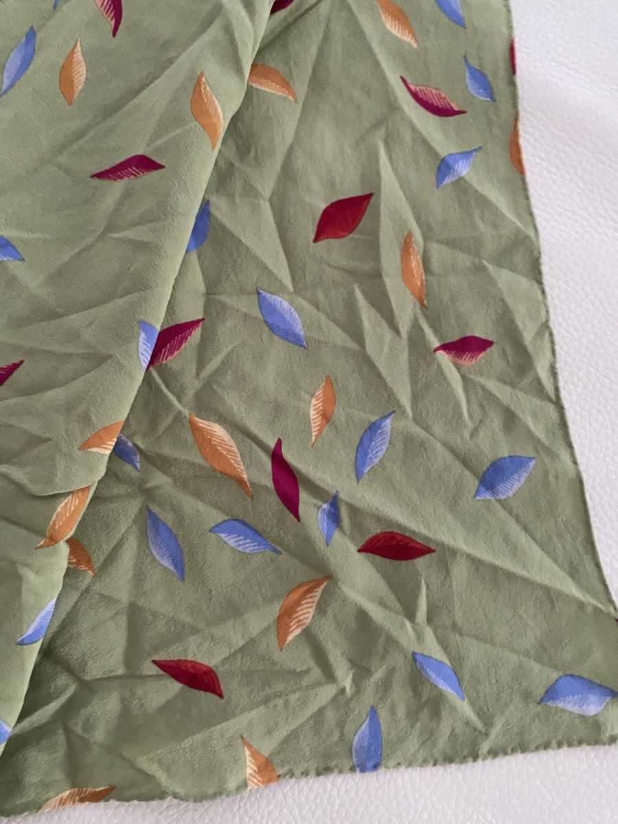 Foulard & Sciarpe: Seiden Schal 🌸 – Usato da Opfikon venduto da Luis144 4