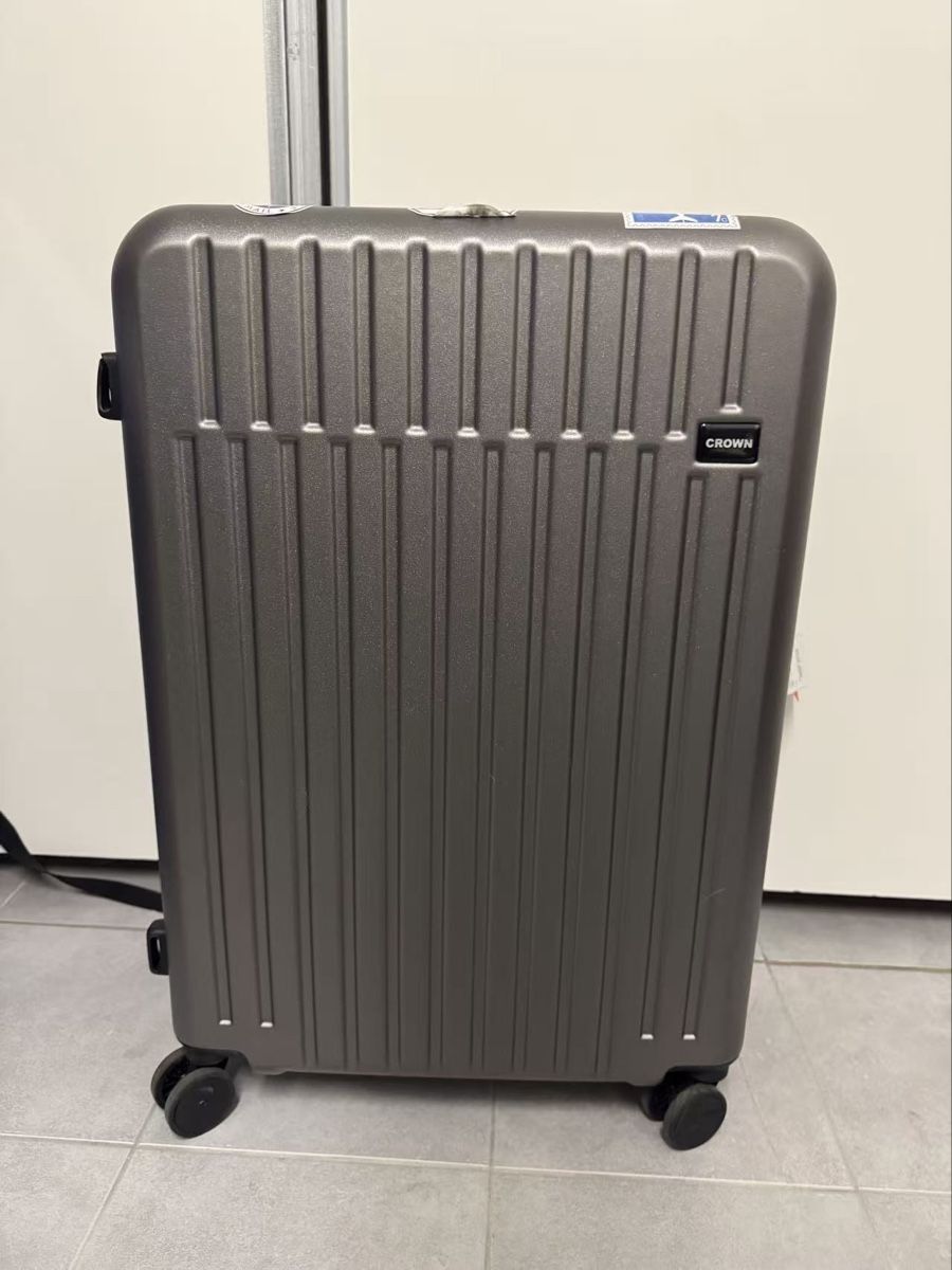 Valigie: Crown Grey Hardside Spinner Suitcase 28” – Usato da Wollerau venduto da shi_gyr8