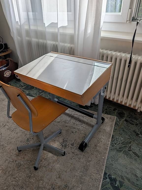 Schreibtische: Bureau enfant  – Gebraucht aus Jussy von osw_5xhg 1