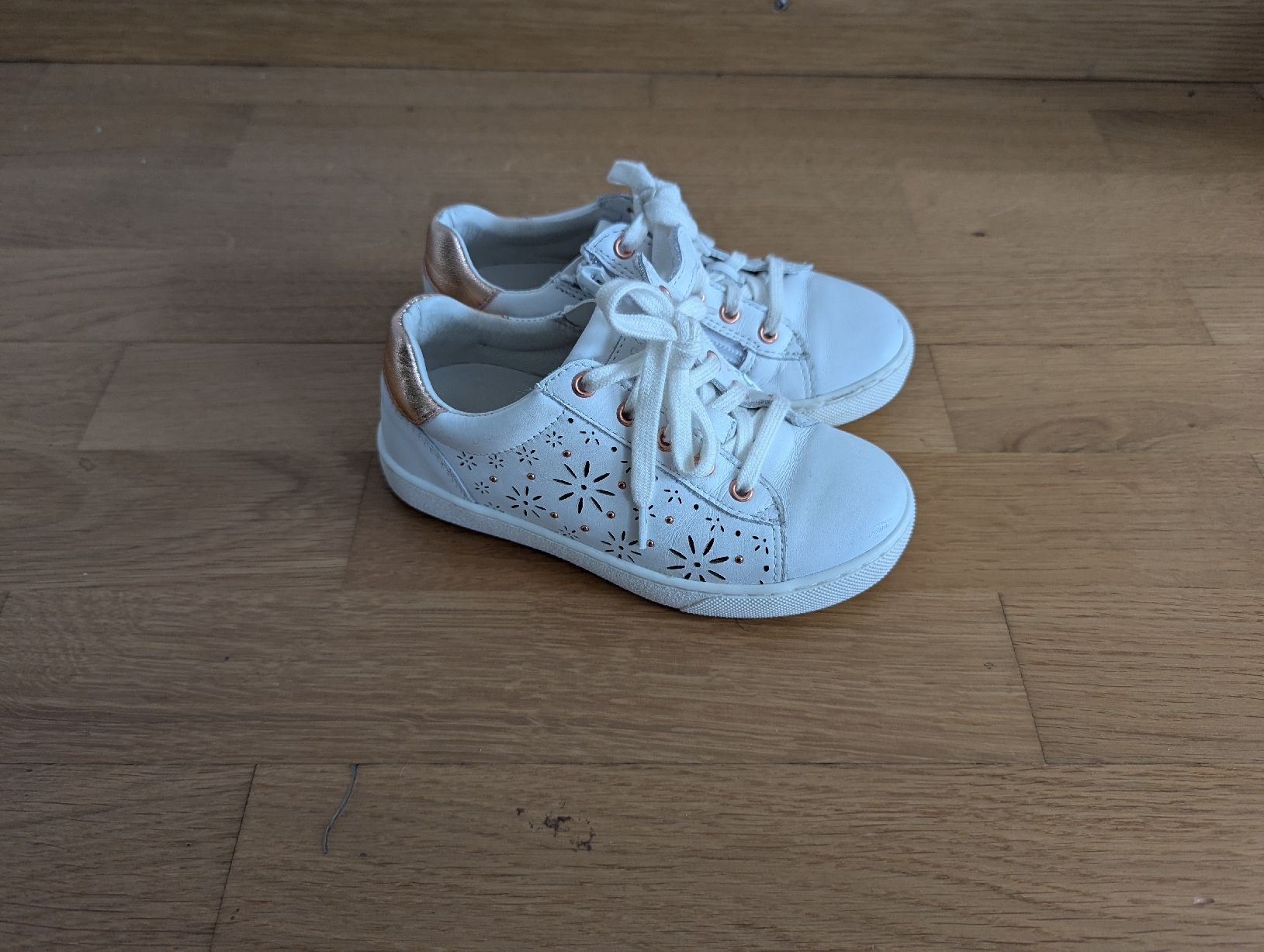Scarpe per ragazze: Telyoh Mädchen Schuh Gr 29 – Nuovo (secondo la descrizione) da Rafz venduto da Alexey00