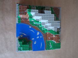 Lego 3D Platte Landschaft mit Fluss und Bergen, gut erhalten