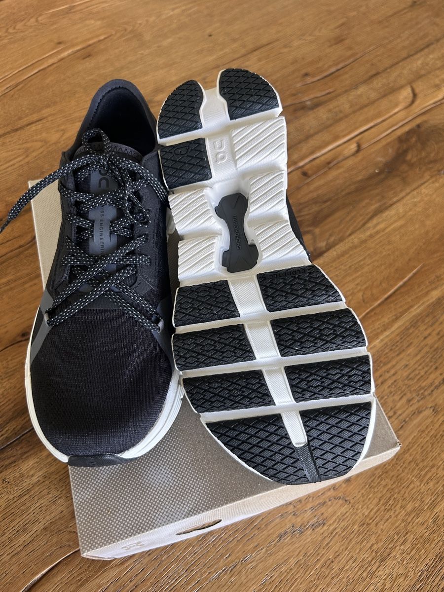 On Scarpe da donna: On Cloud X 4 AD, Gr.39, neu, Schwarz – Nuovo (secondo la descrizione) da Kehrsiten venduto da fot_55m5 1