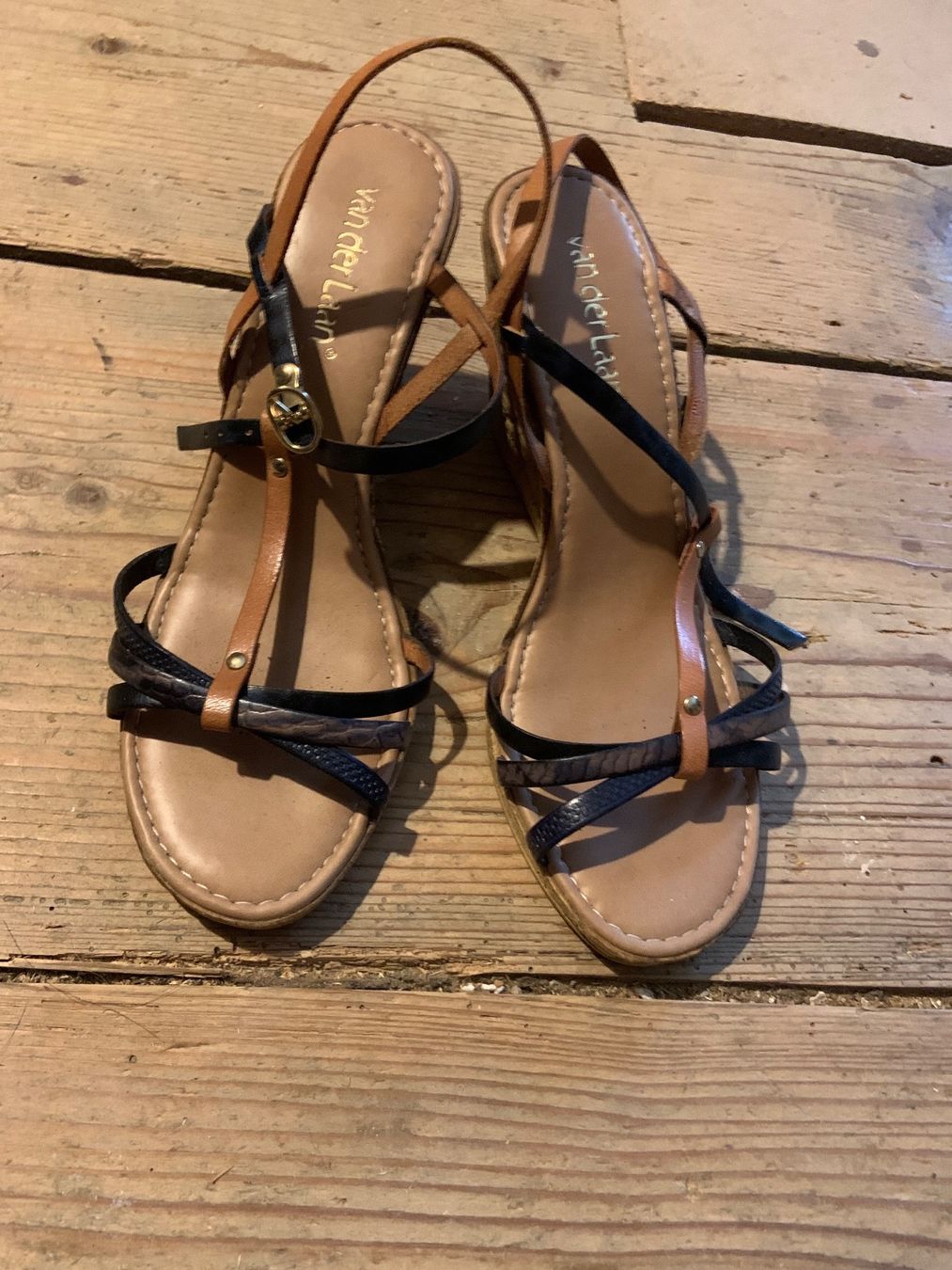 Damenschuhe: Leder Sandalen mit Keilabsatz, Grösse 39 – Gebraucht aus Wolfhalden von Bilgi90 2