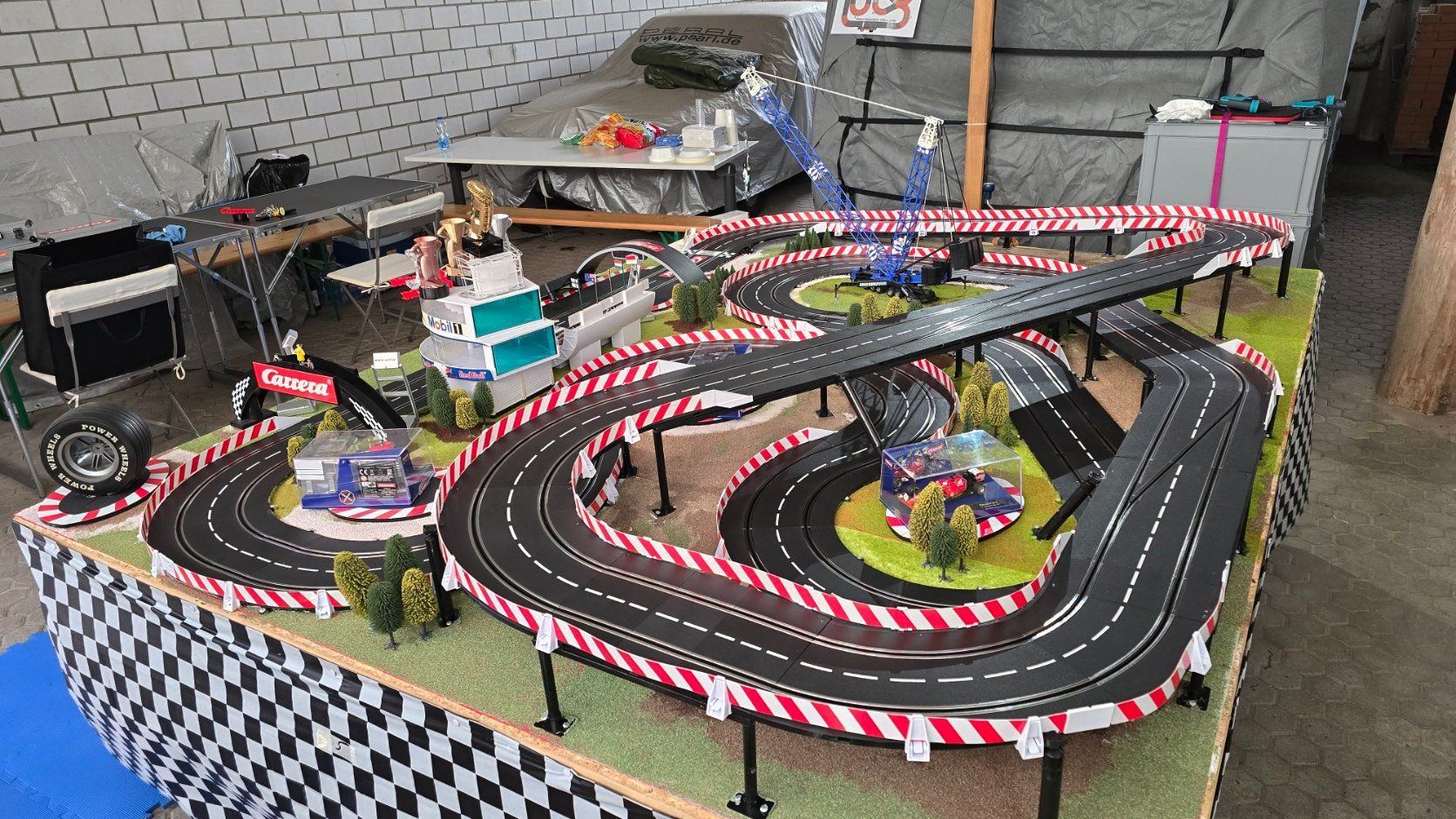 Carrera Piste: Carrera-Mobiele-Bahn Mieten – Usato da Melchnau venduto da Lhofer 4