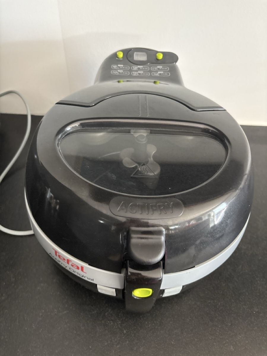 Tefal Elettrodomestici da cucina: Tefal Actifry Original - Friteuse – Usato da Delémont venduto da Ma_LoU.01