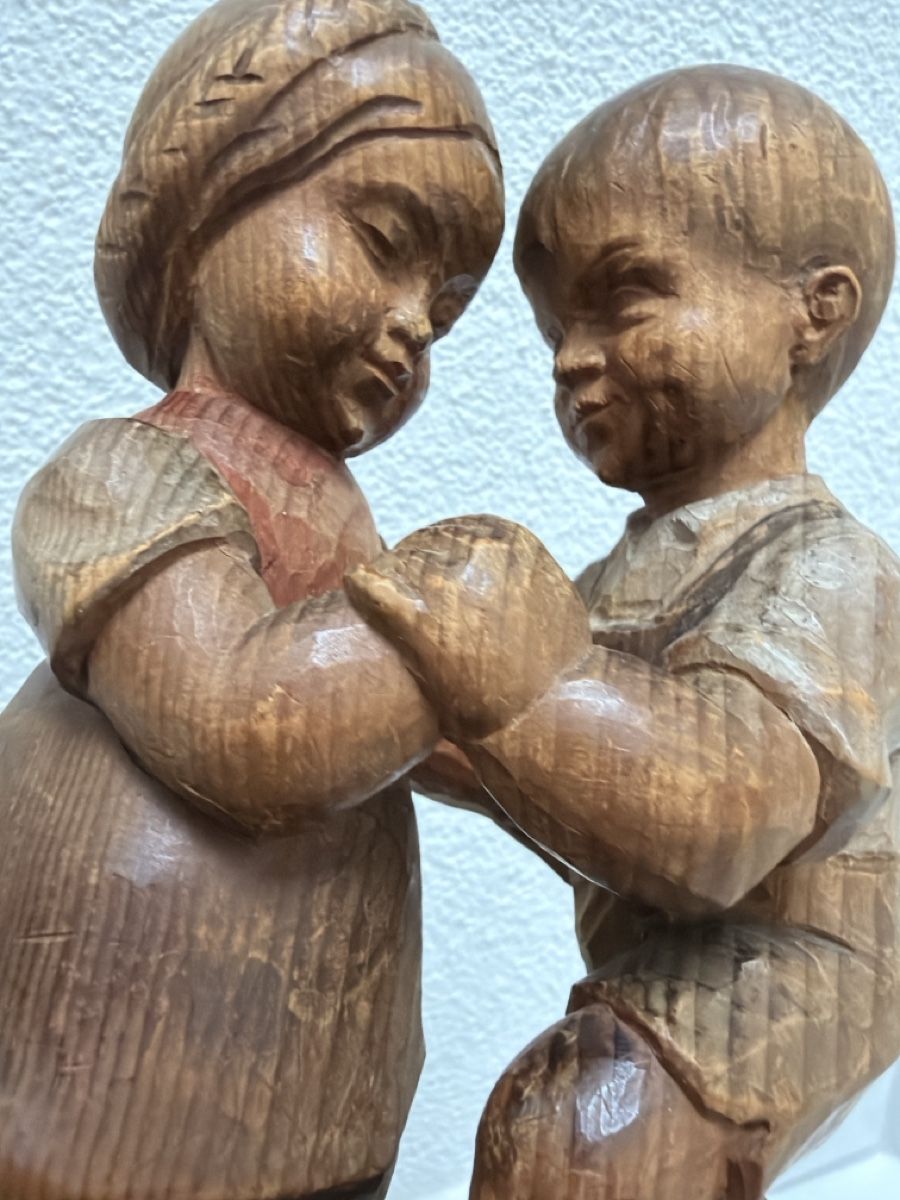 Statuette: Holzfigur geschnitzt, tanzende Kinder. – Usato da Biberist venduto da Momo33 5