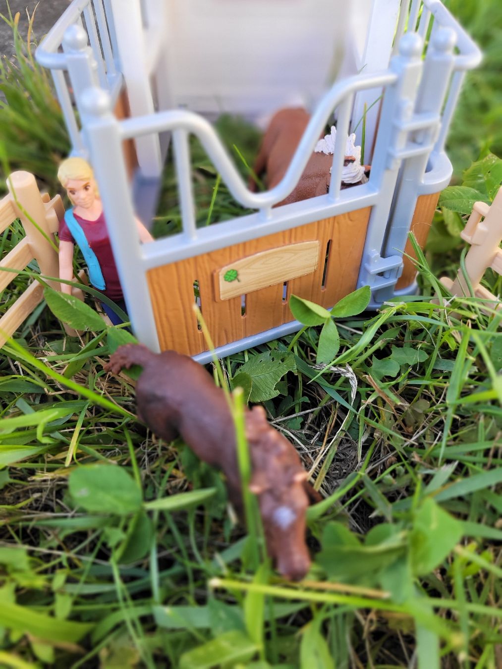 Schleich Giocattoli: Pferdebox Schleich Pferd Box Stall – Usato da Genève venduto da inu_ln6m 2