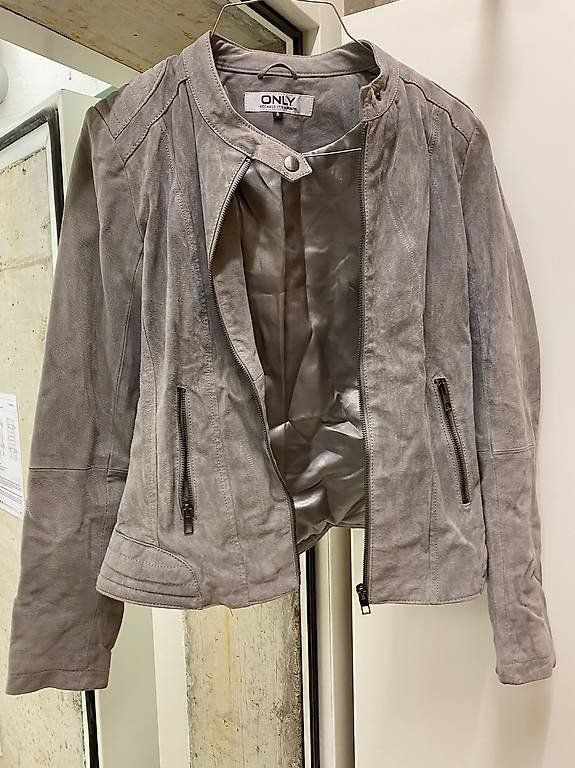 Only Giacche: ONLY Wildlederjacke Gr. S – Usato da Liestal venduto da Schatzsucher90