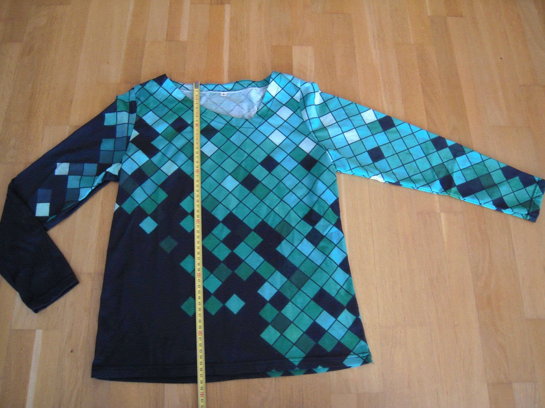 Maglioni & Felpe: Spezielles Langarmshirt / Pullover Gr S – Usato da Uzwil venduto da visions77