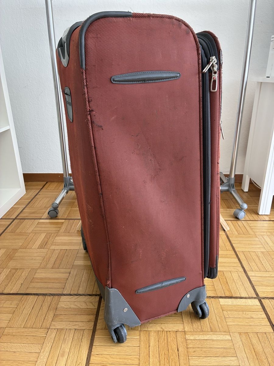Swiss Valises de voyage: Suitcase suitable for 23Kg – D'occasion à Luzern par car_9qxd 3