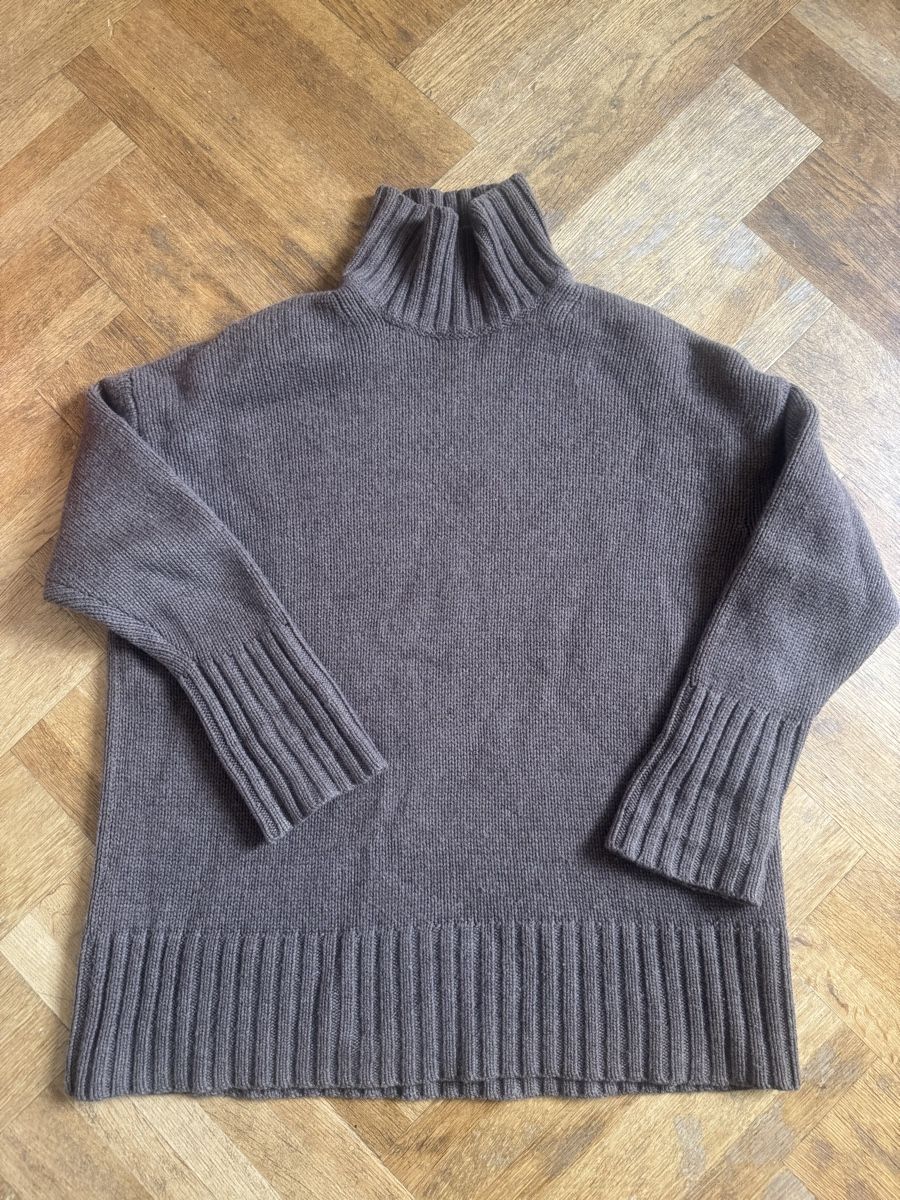 Cos Pulls & Sweat-shirts: Damen Rollkragenpullover COS Kaschmir braun – D'occasion à Zürich par Grace07